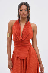 MAYAH COWL NECK PLISS SLEEVELESS TOP IN RED