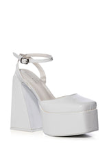 AZALEA WANG CLEMENTINE CHUNKY PUMP IN WHITE PATENT