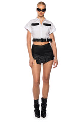 BUTTON DOWN SHORT SLEEVE SHIRT WITH BELT DETAIL