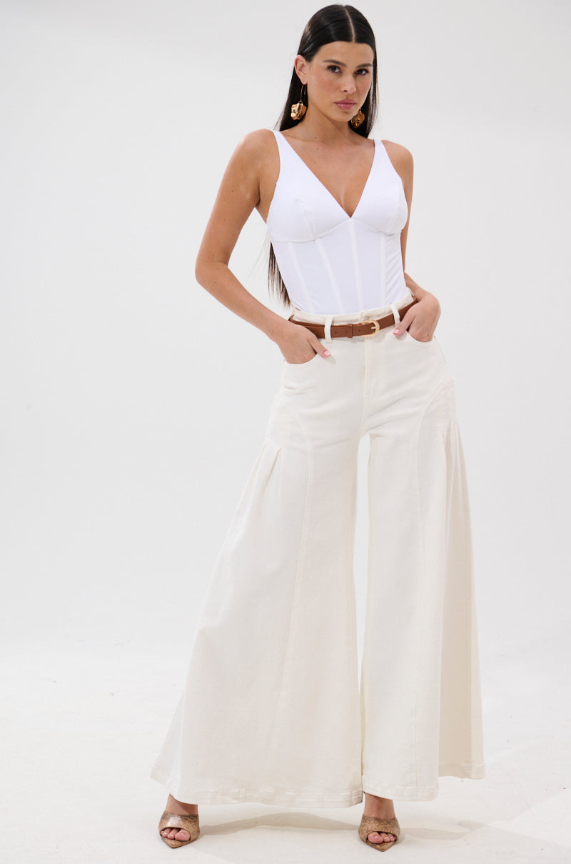 FREE SPIRIT SLEEVELESS CORSET TOP IN WHITE