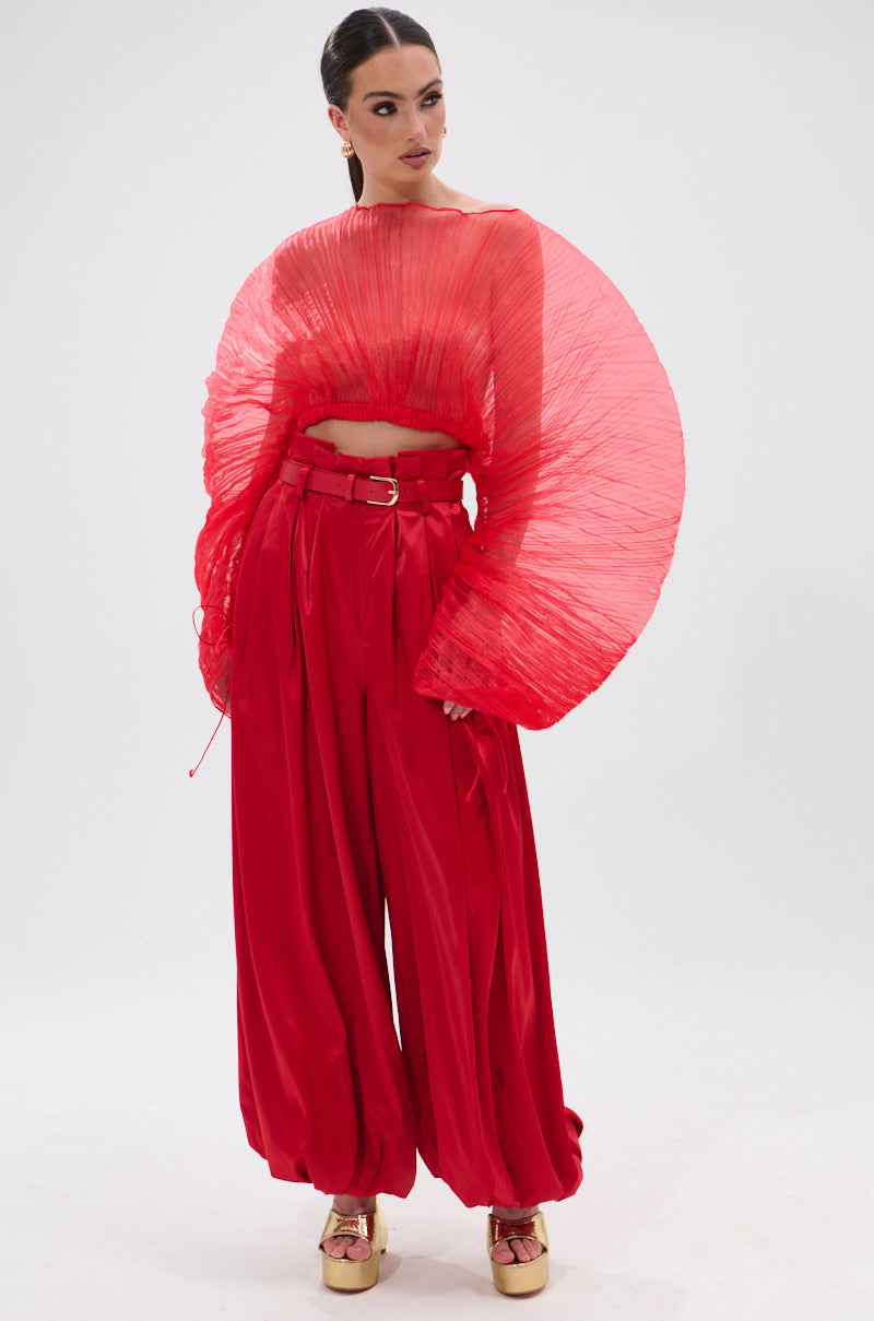 FORTUNE'S FAVORITE ORGANZA CROP TOP IN RED