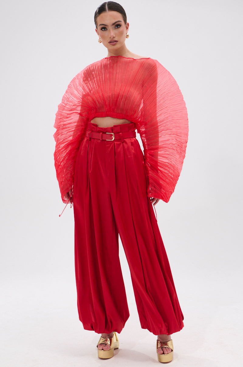 FORTUNE'S FAVORITE ORGANZA CROP TOP IN RED