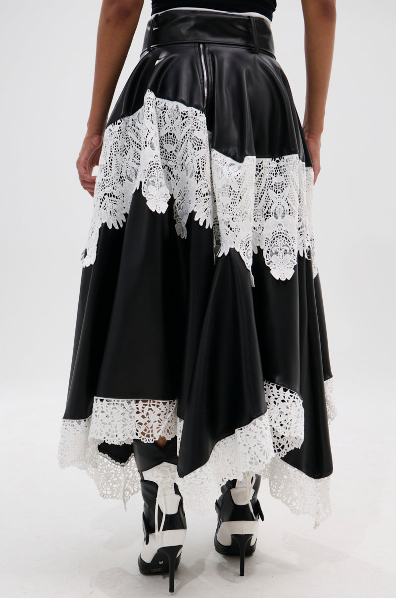 SARA BELTED LACE TRIM SKIRT