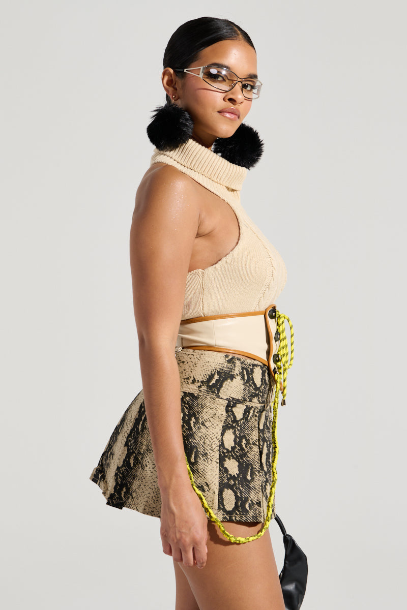 OUT OF HIS LEAGUE SLEEVELESS FASHION TOP