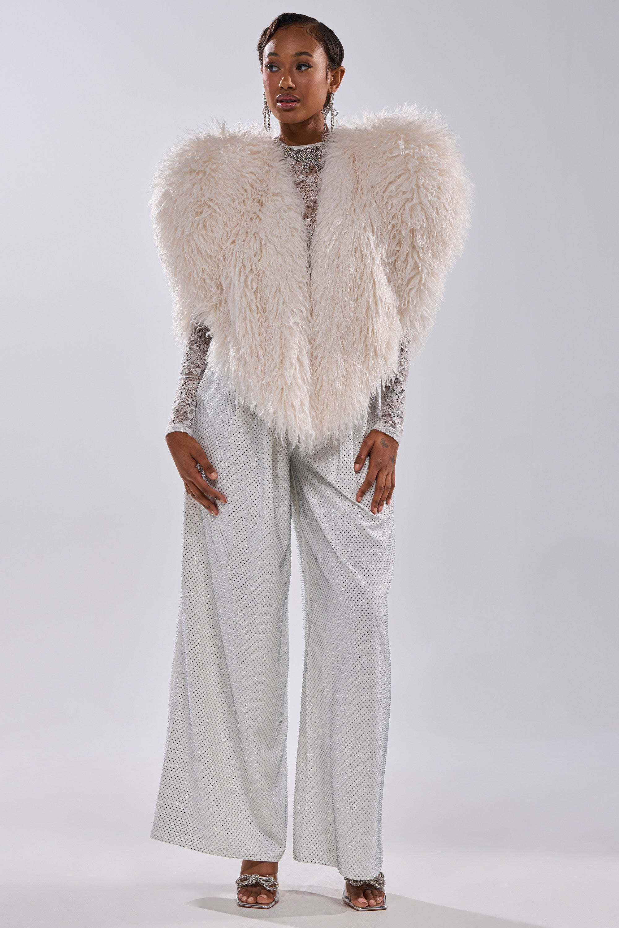 STAR CROSSED LOVER FAUX FUR VEST IN IVORY