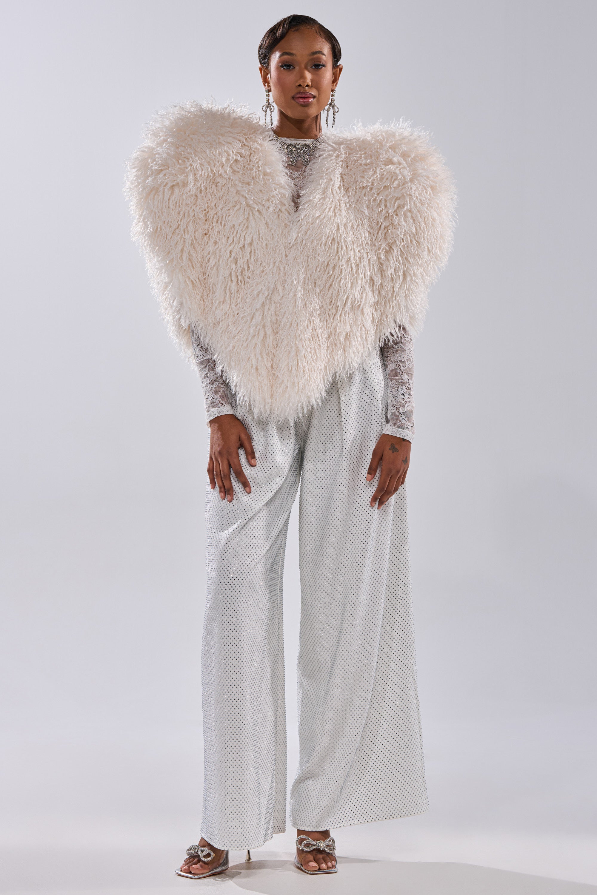 STAR CROSSED LOVER FAUX FUR VEST IN IVORY