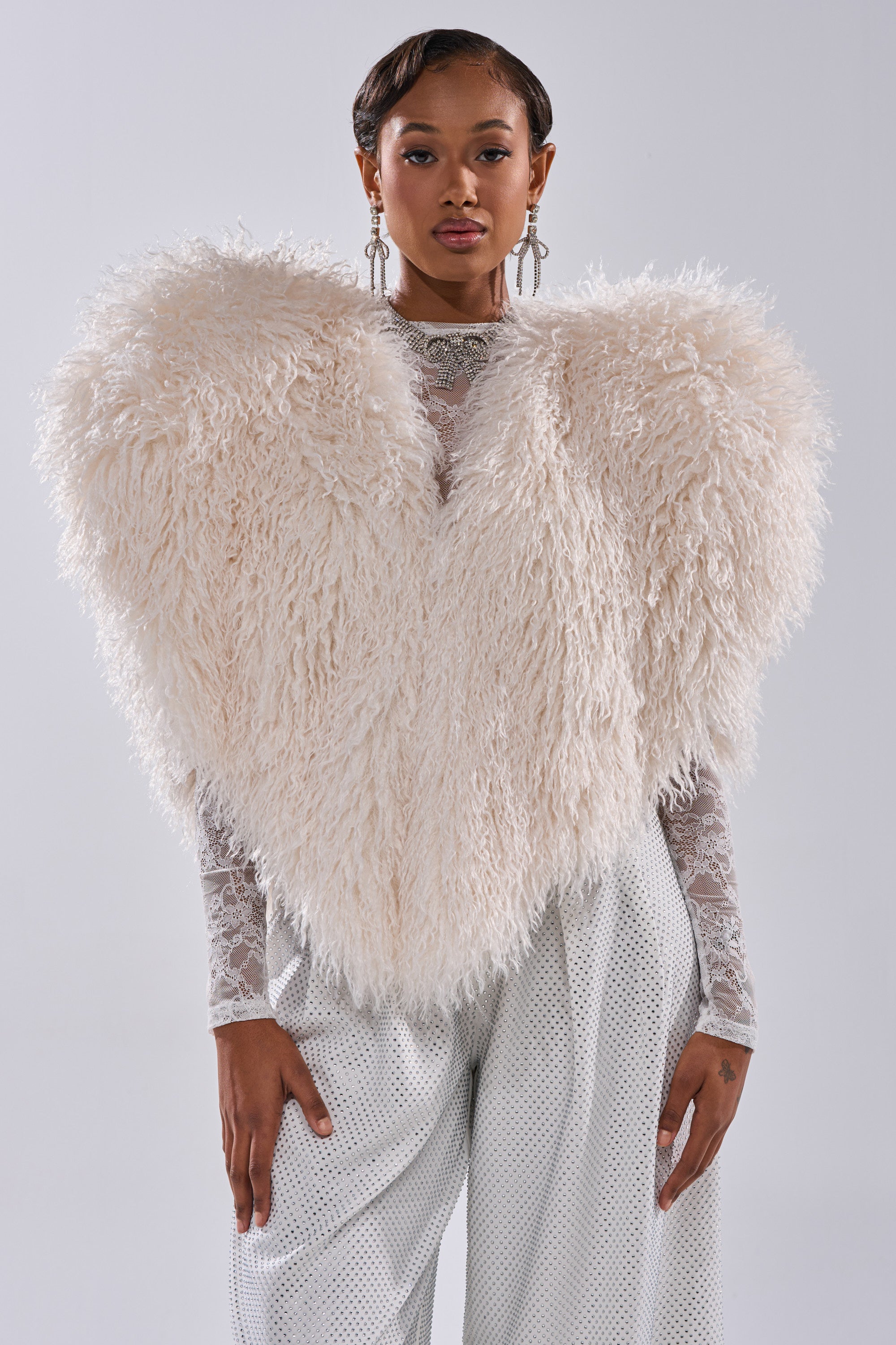 STAR CROSSED LOVER FAUX FUR VEST IN IVORY