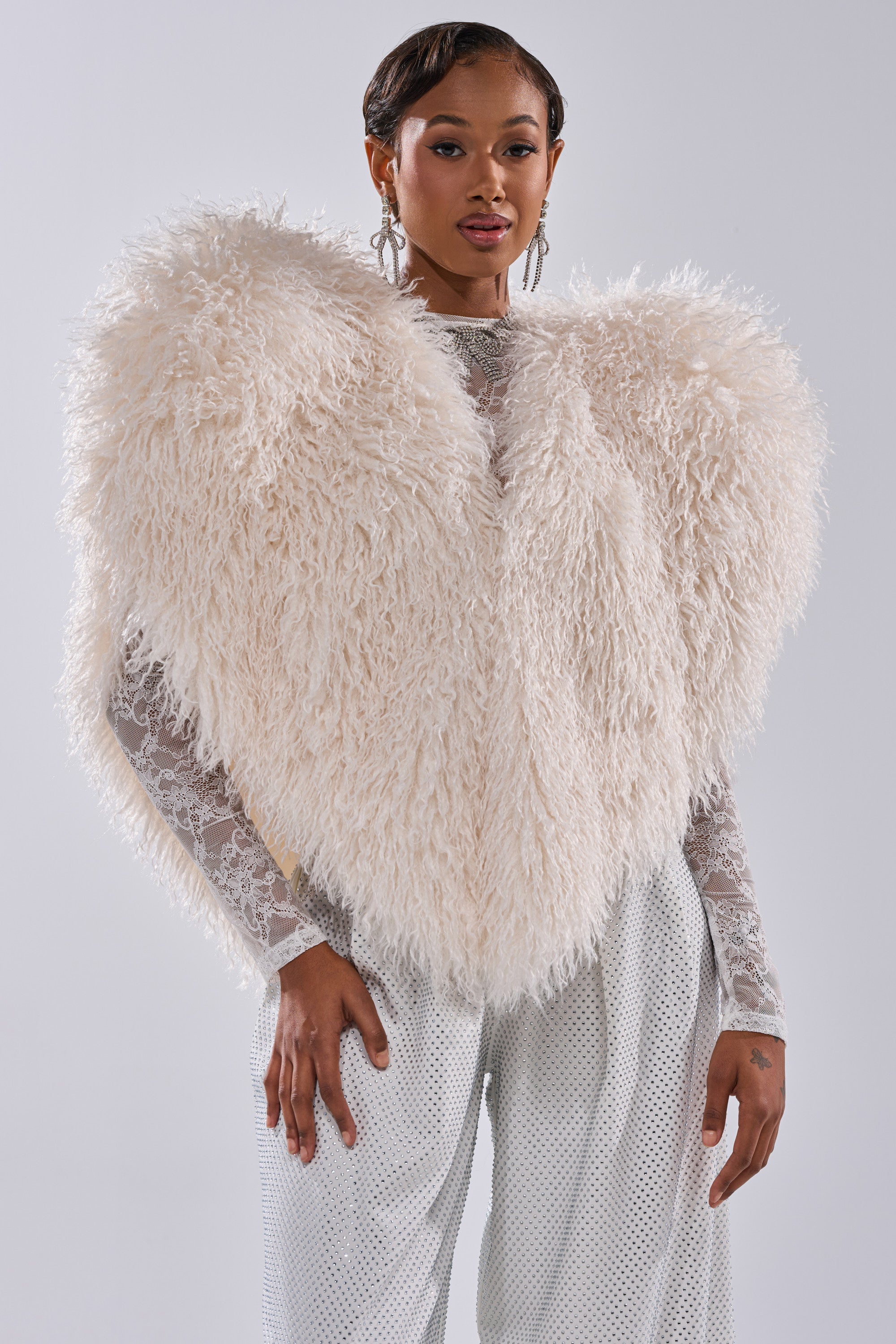 STAR CROSSED LOVER FAUX FUR VEST IN IVORY