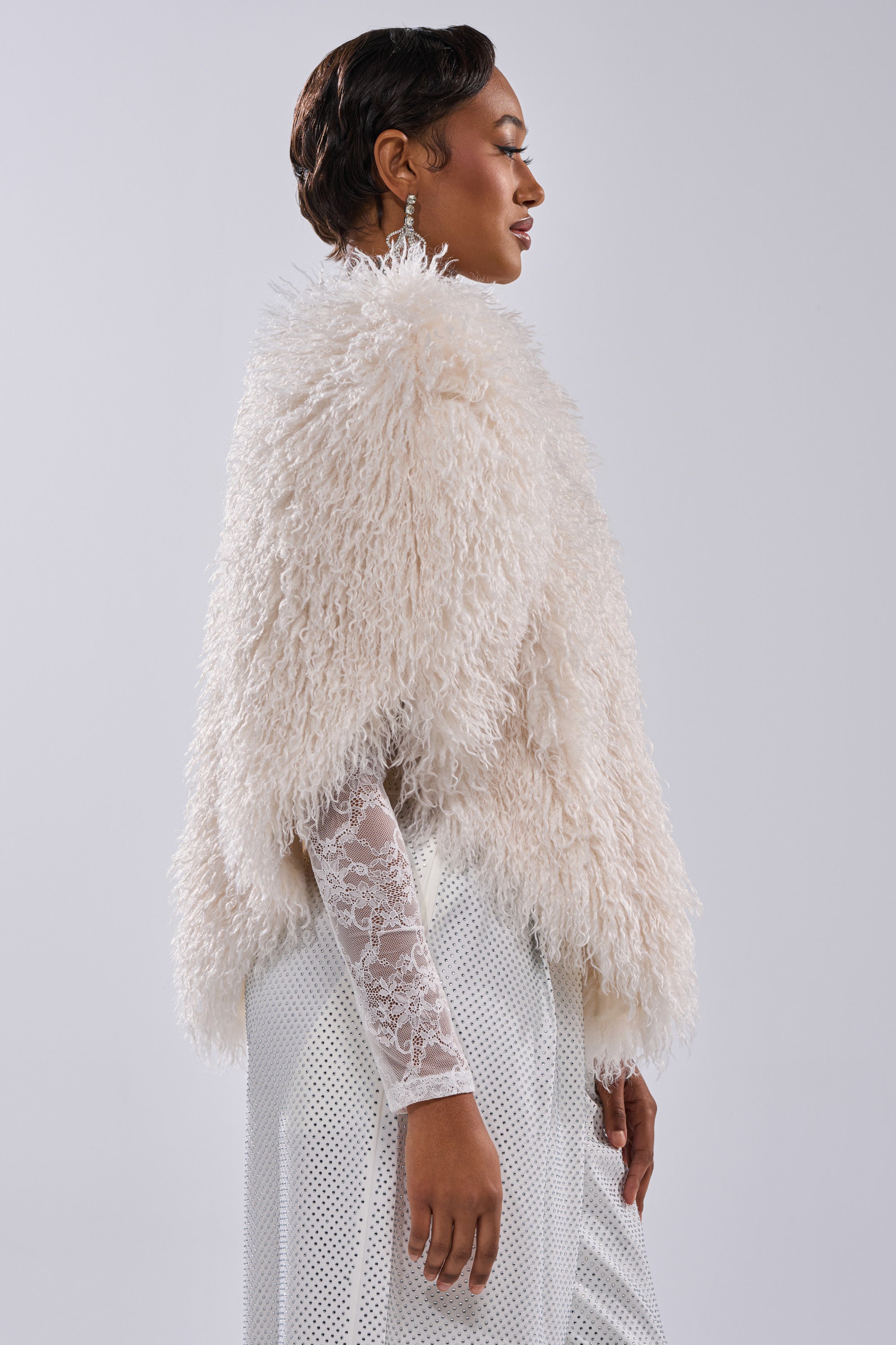 STAR CROSSED LOVER FAUX FUR VEST IN IVORY