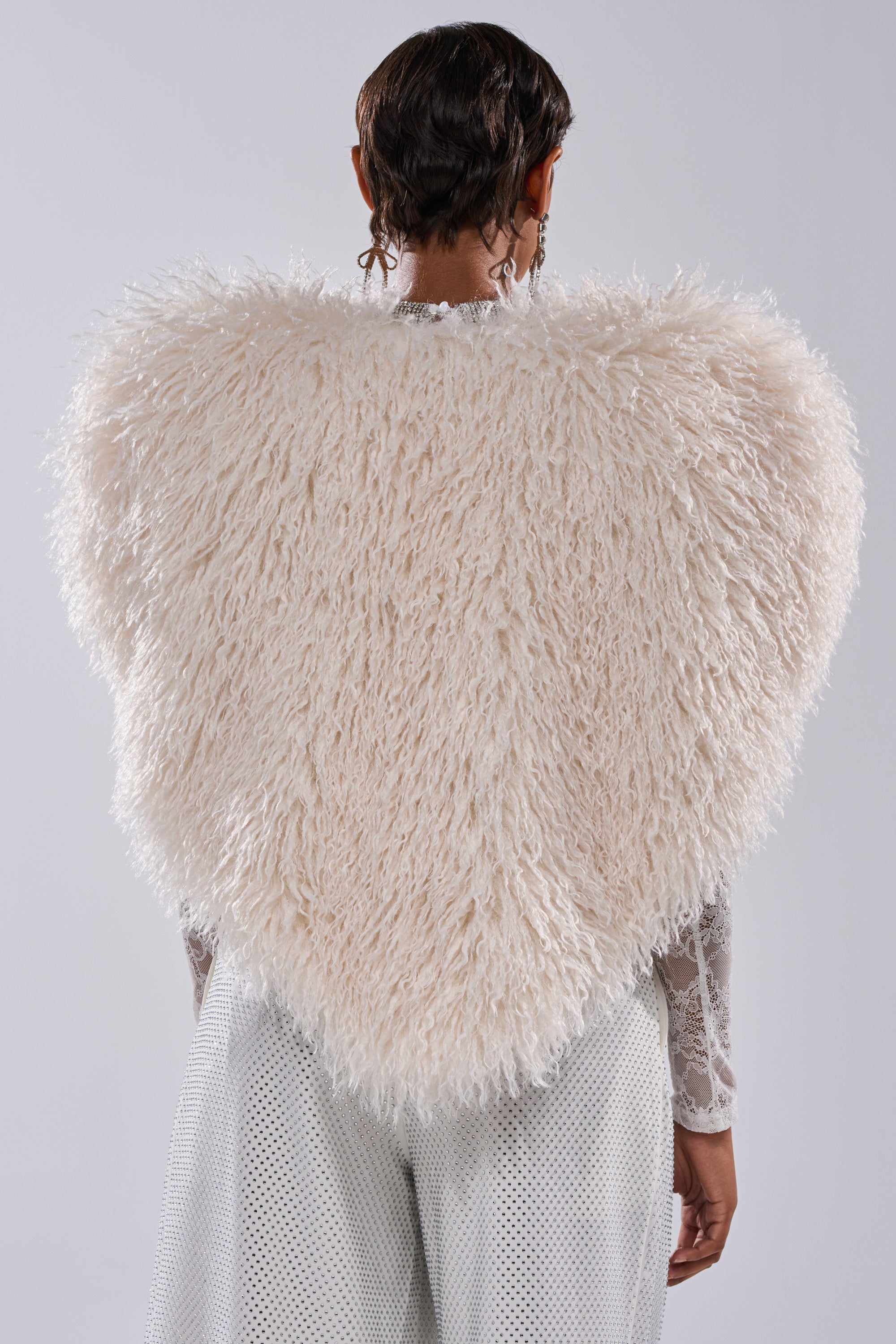 STAR CROSSED LOVER FAUX FUR VEST IN IVORY