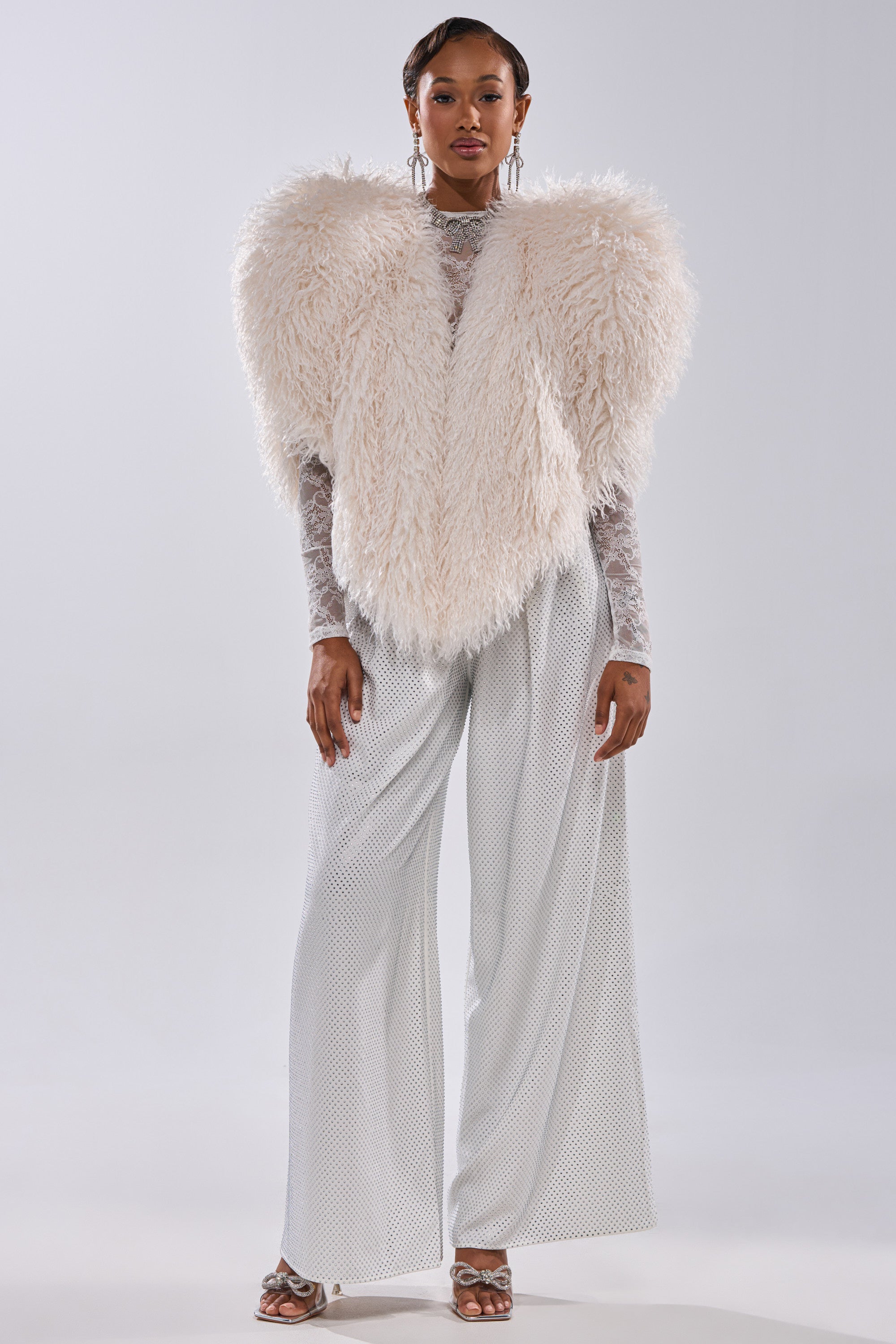 STAR CROSSED LOVER FAUX FUR VEST IN IVORY