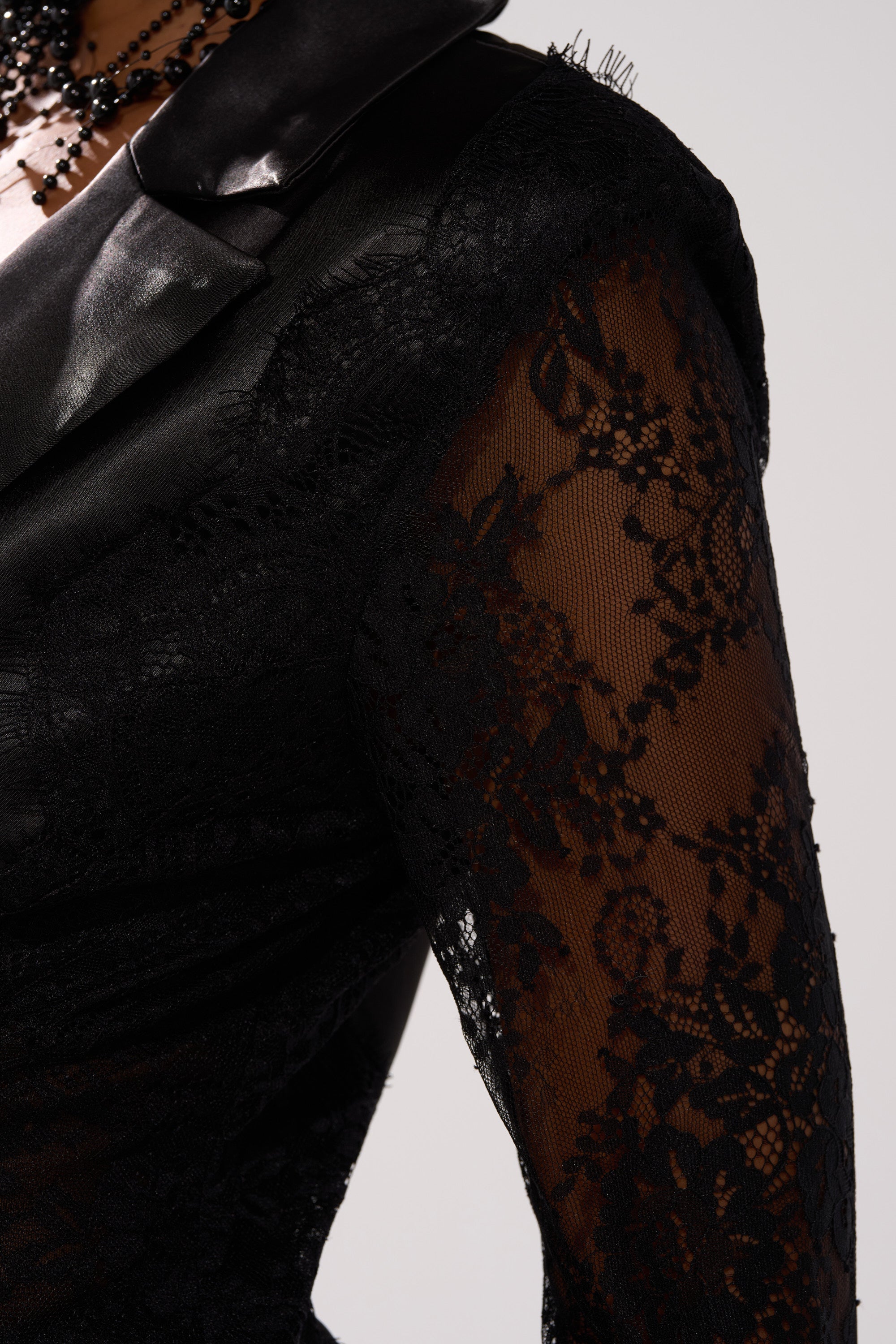 AU CONTRAIRE LACE SATIN BLAZER