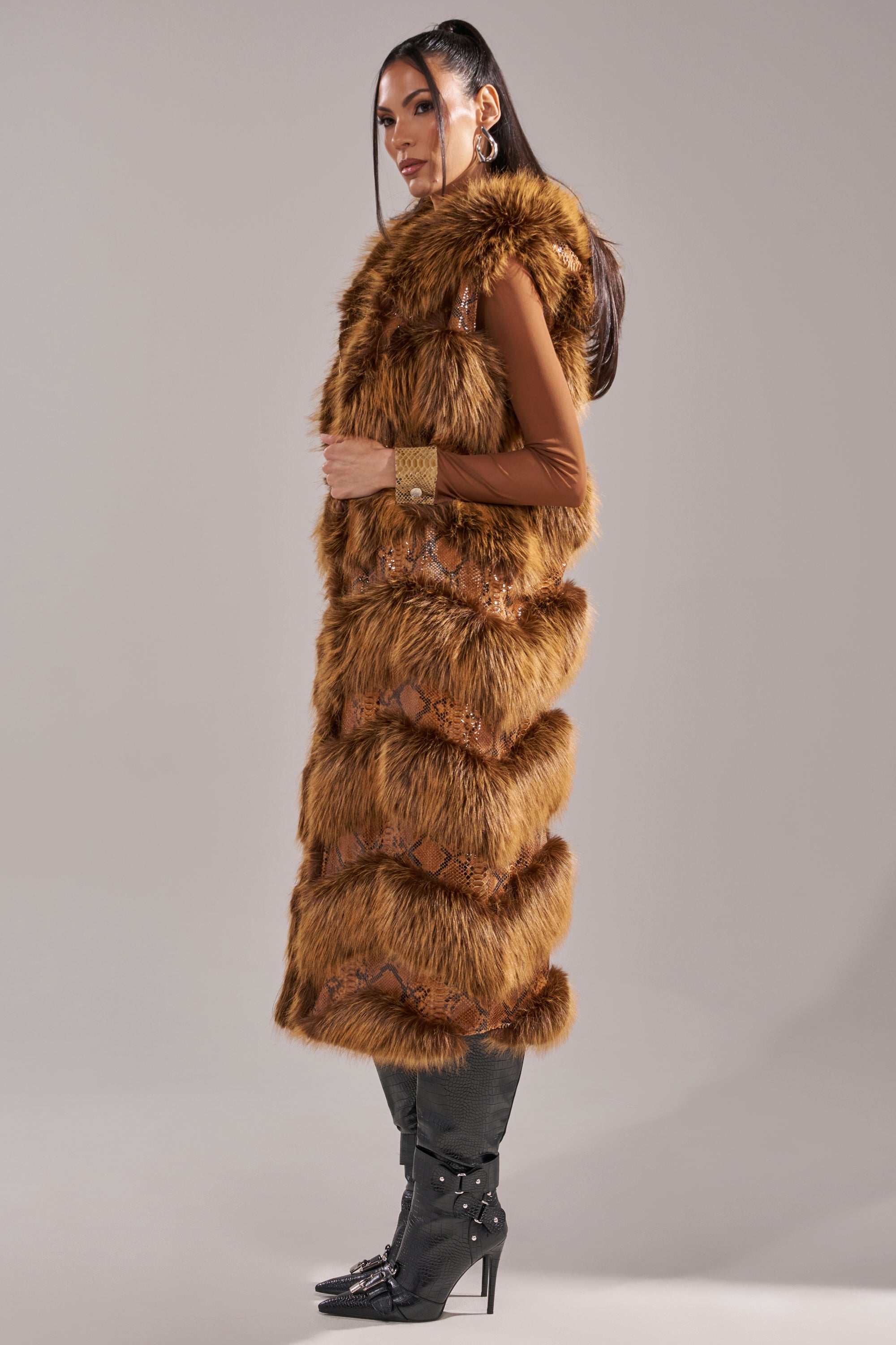 GOOD OMEN FUR TRIM VEST