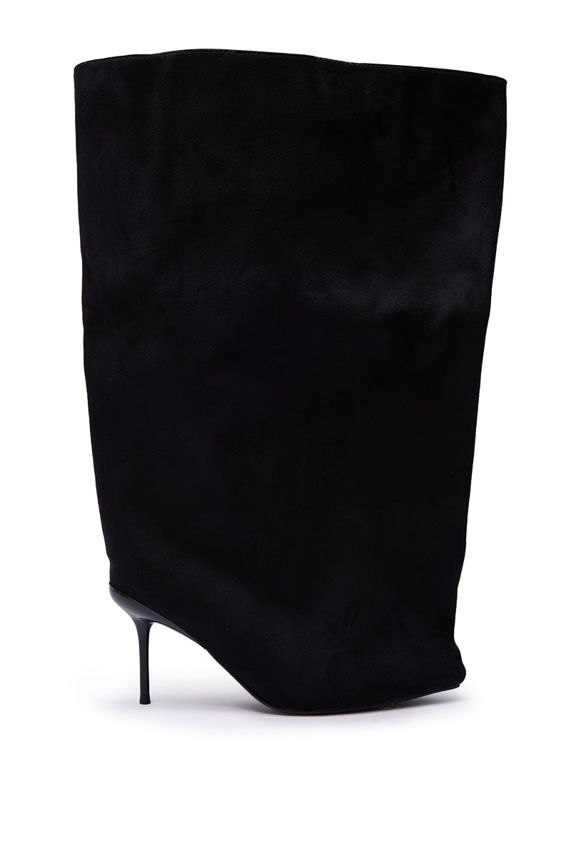 AZALEA WANG ABAWI BLACK EXTREME BOOT IN SUEDE
