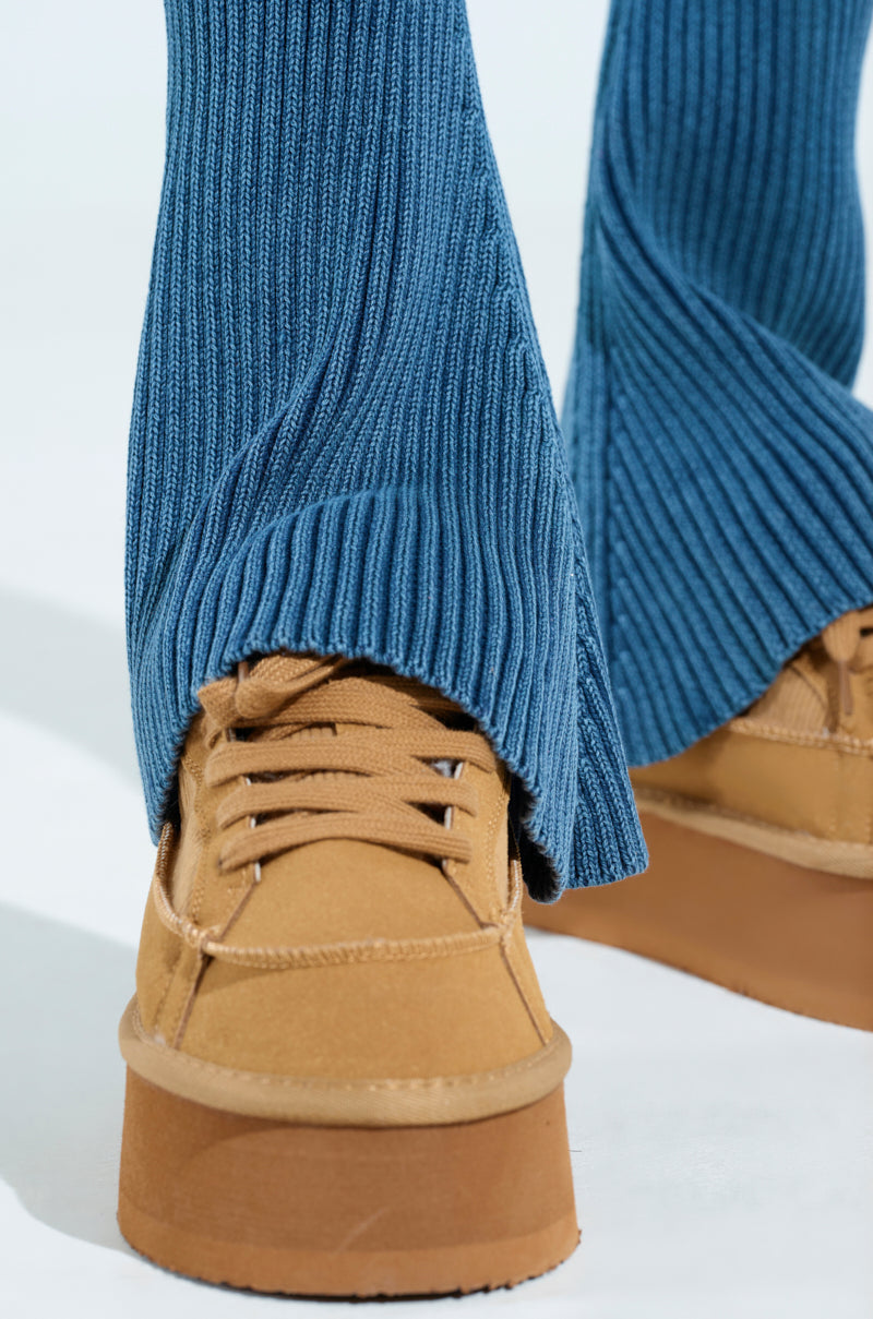 HOT GIRL FLARED LEGGING