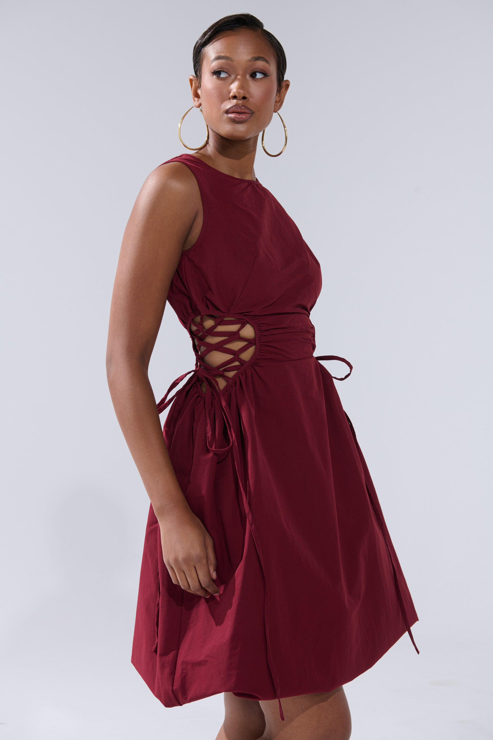 ALINA LACE UP DETAIL MAXI DRESS IN BURGUNDY