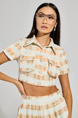 PRETTY LADY BUTTON DOWN TOP