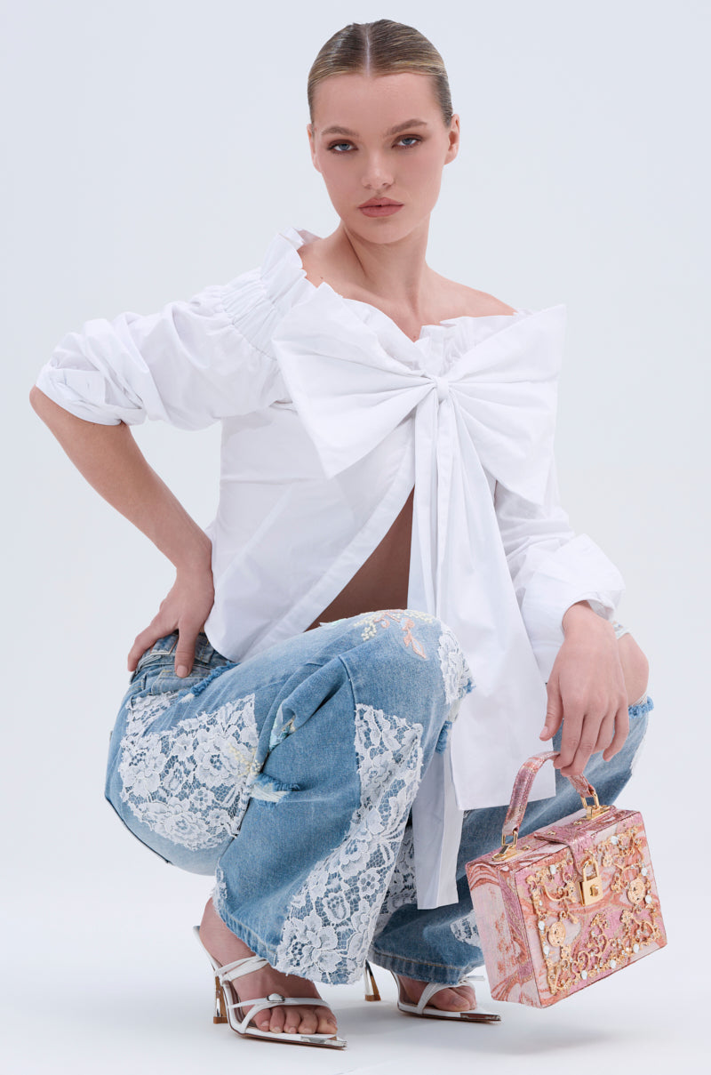 PICKING PETALS FLORAL AND LACE DETAIL DENIM PANTS