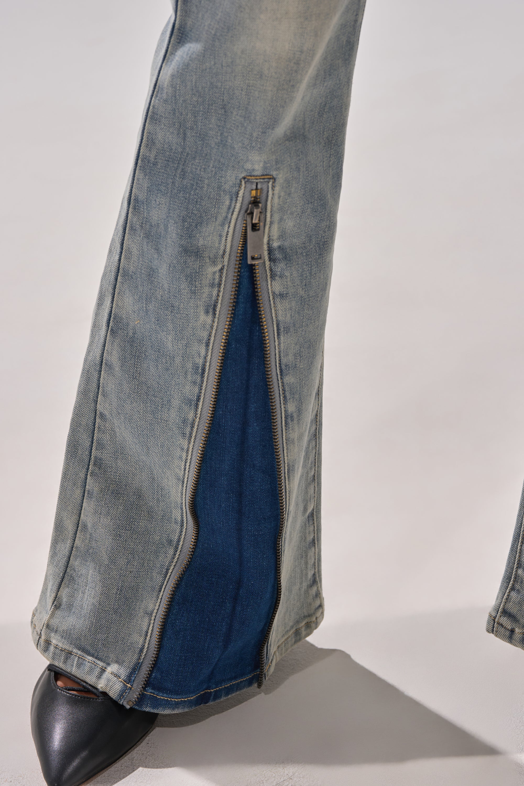 MOOD FOR THE NIGHT FLARE DENIM