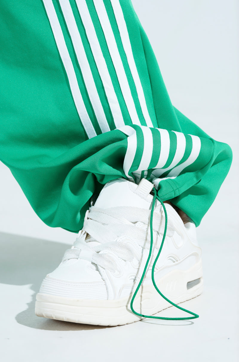 JUMP AROUND WIDE LEG JOGGER IN GREEN