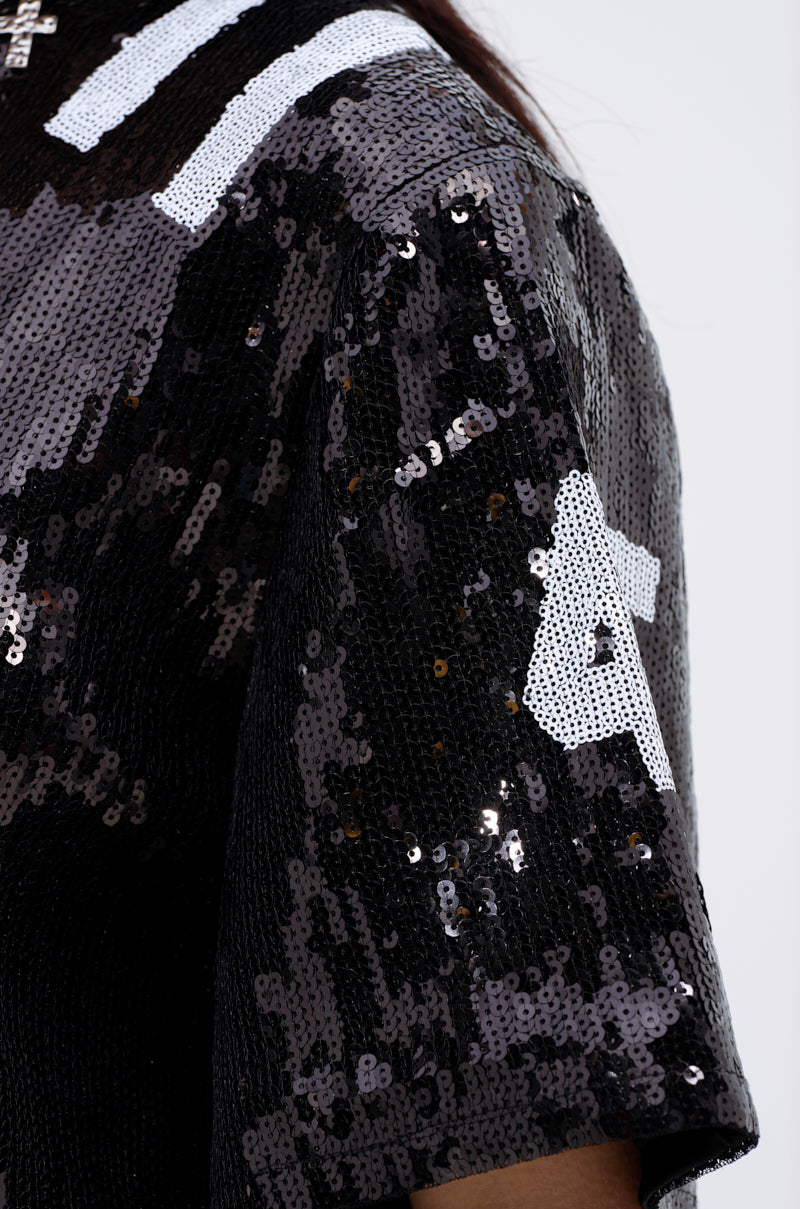 GUESS THE NUMBER SEQUIN JERSEY