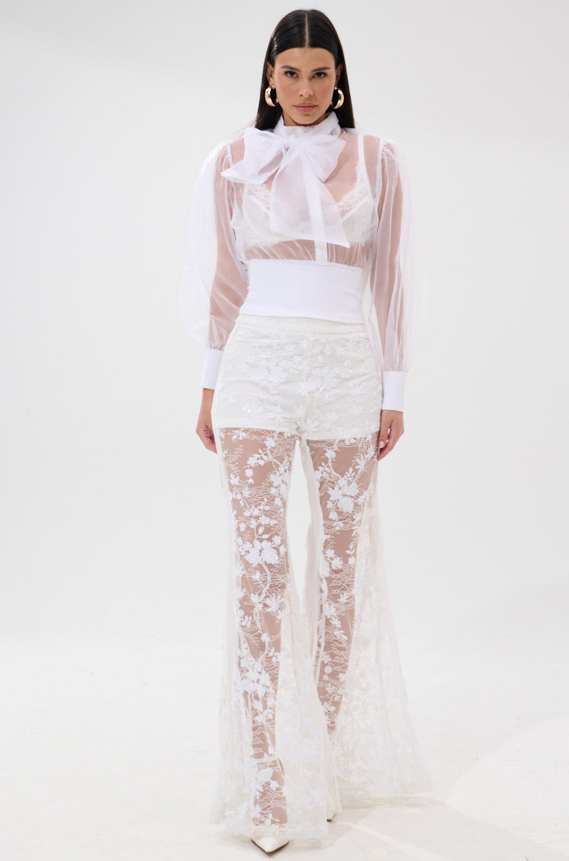 DANCE AND SHAKE BLOUSE WITH BOW IN WHITE