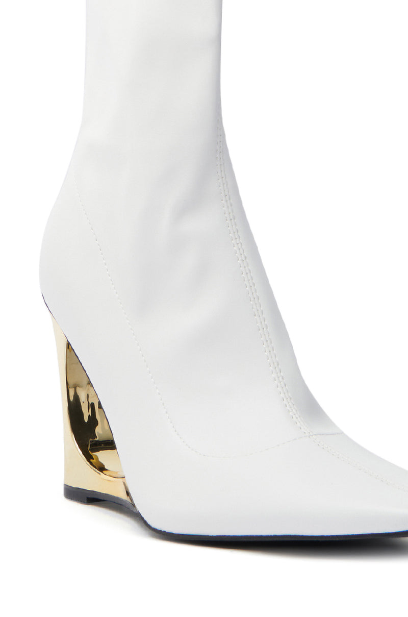 AZALEA WANG BRIXHAM WHITE BOOTIE WITH NOVELTY HEEL