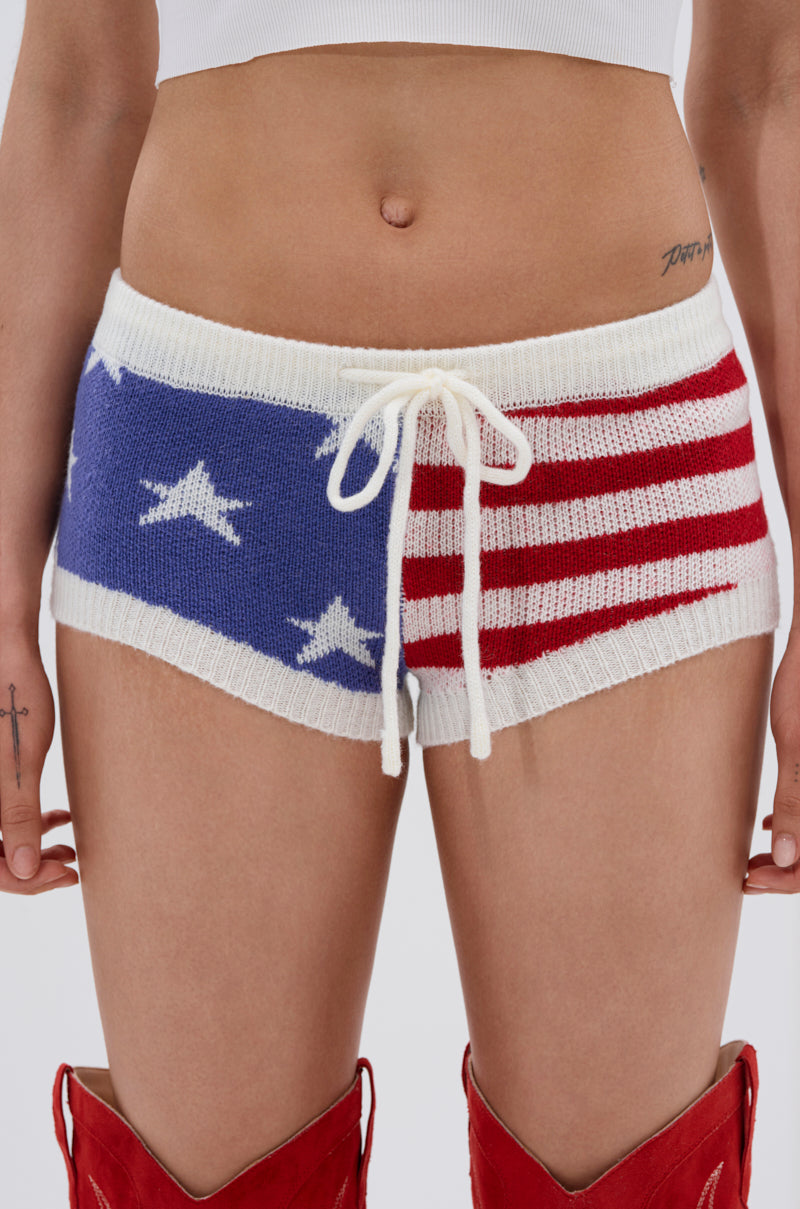 PARTY IN THE USA SHORT
