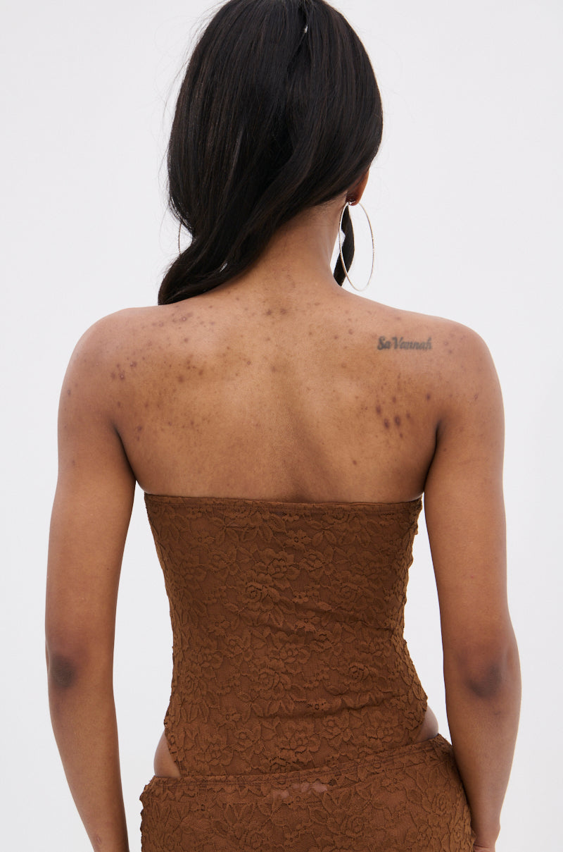 PUCKER UP LACE BODYSUIT