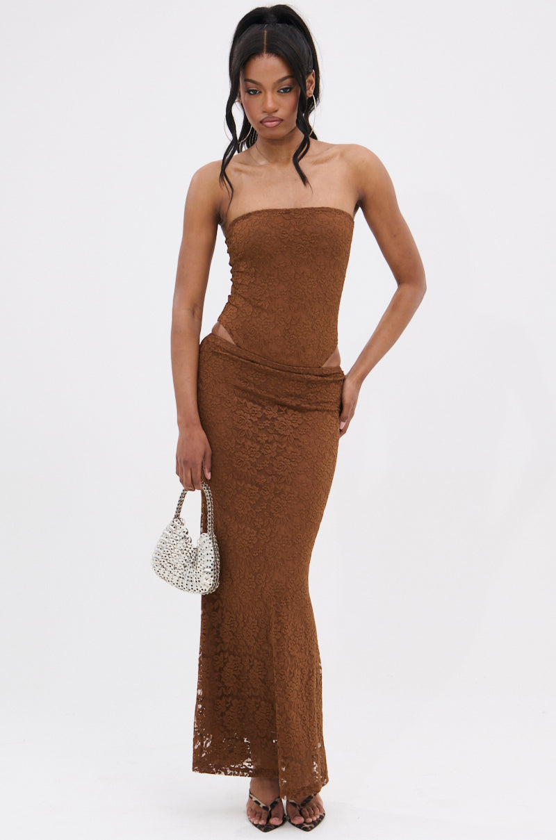 PUCKER UP LACE BODYSUIT