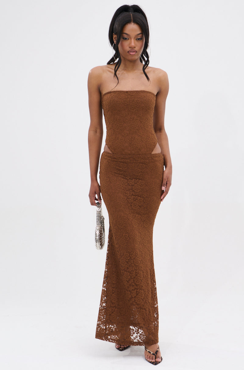 PUCKER UP LACE BODYSUIT