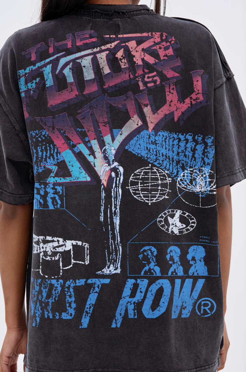 OUT OF BODY OVERSIZED GRAPHIC TEE