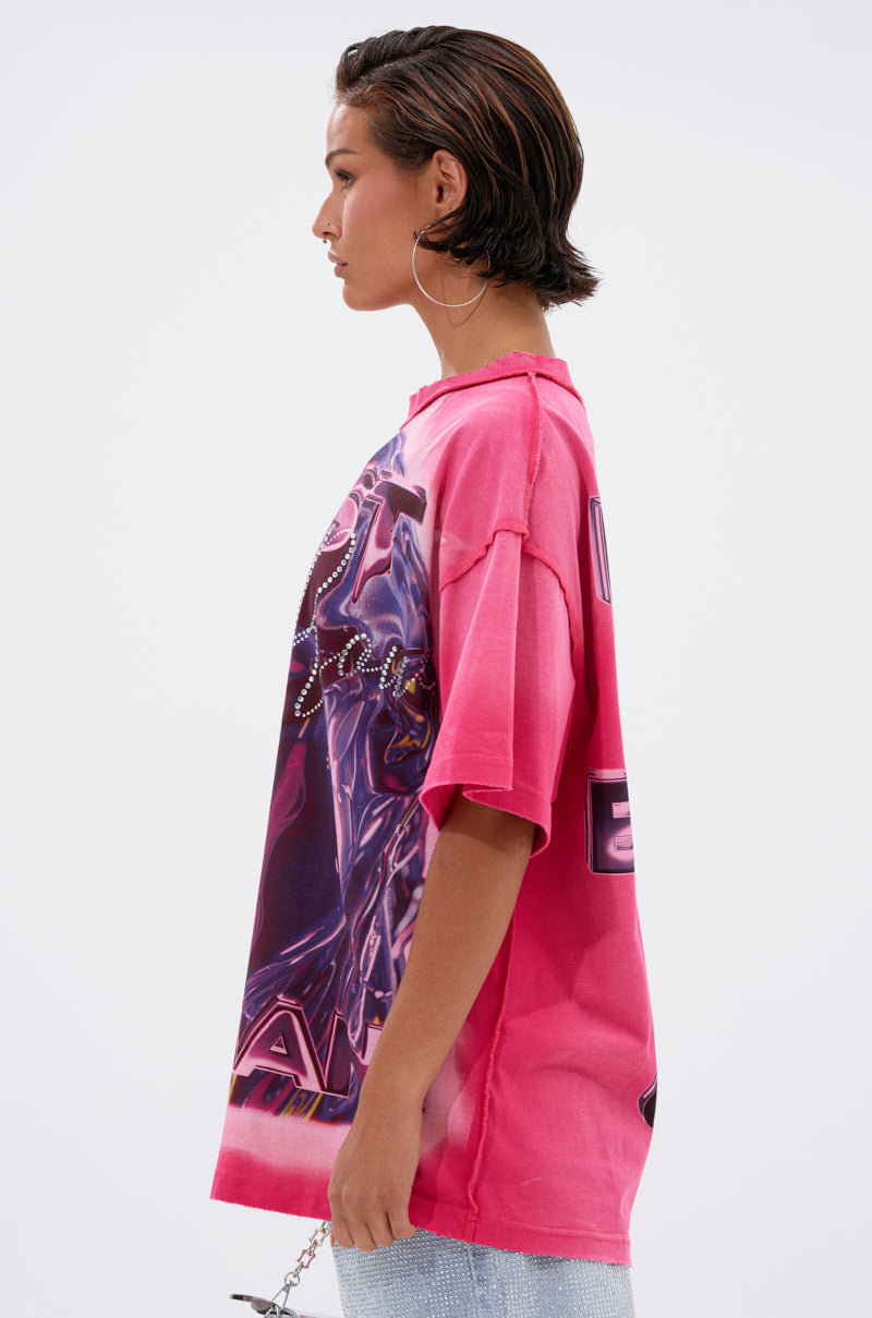 POST HUMAN OVERSIZED GRAPHIC TEE IN PINK