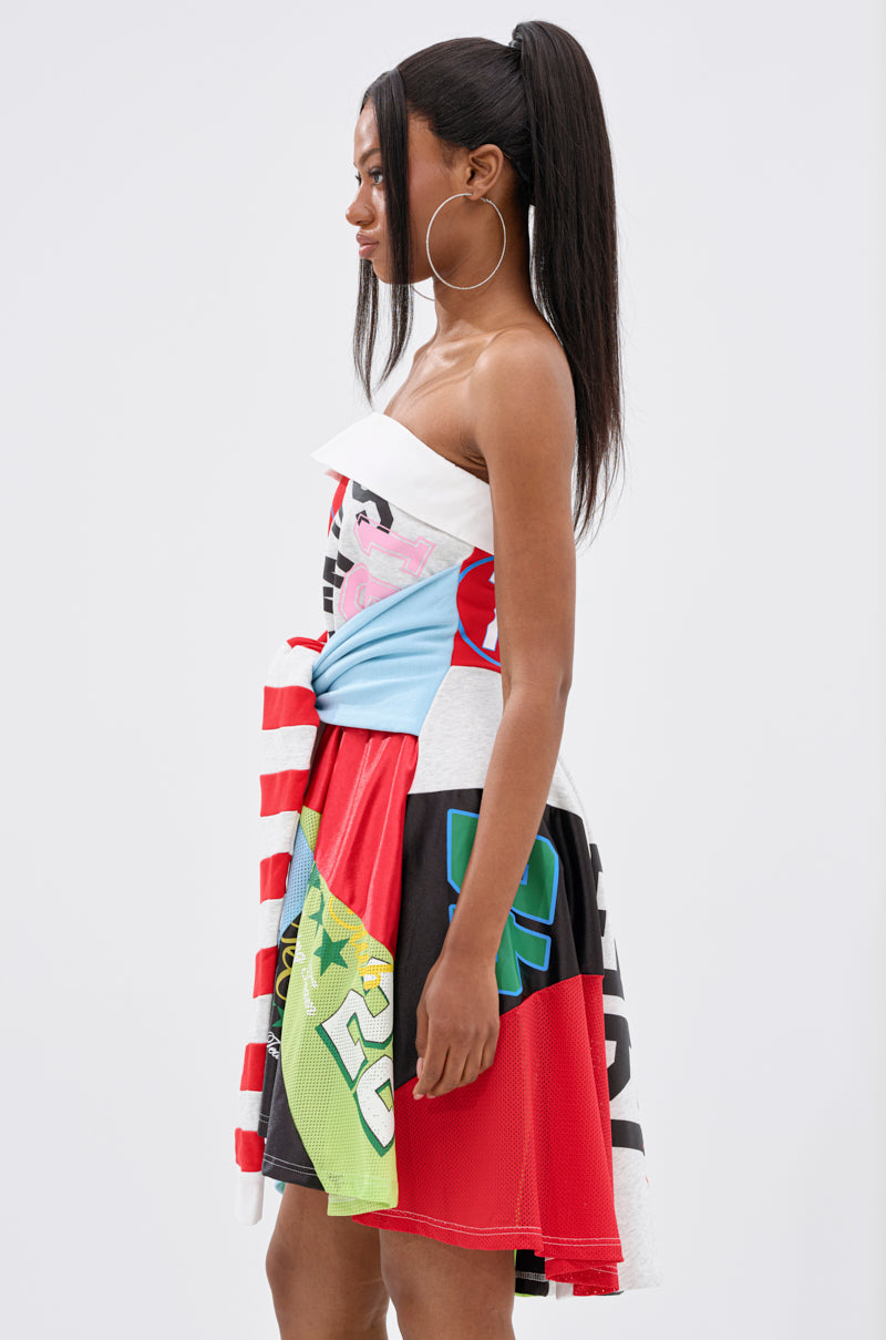 STAND OUT GRAPHIC MINI DRESS