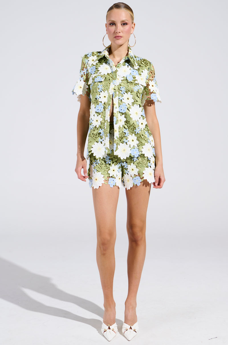 DAISY CROCHET SHORT