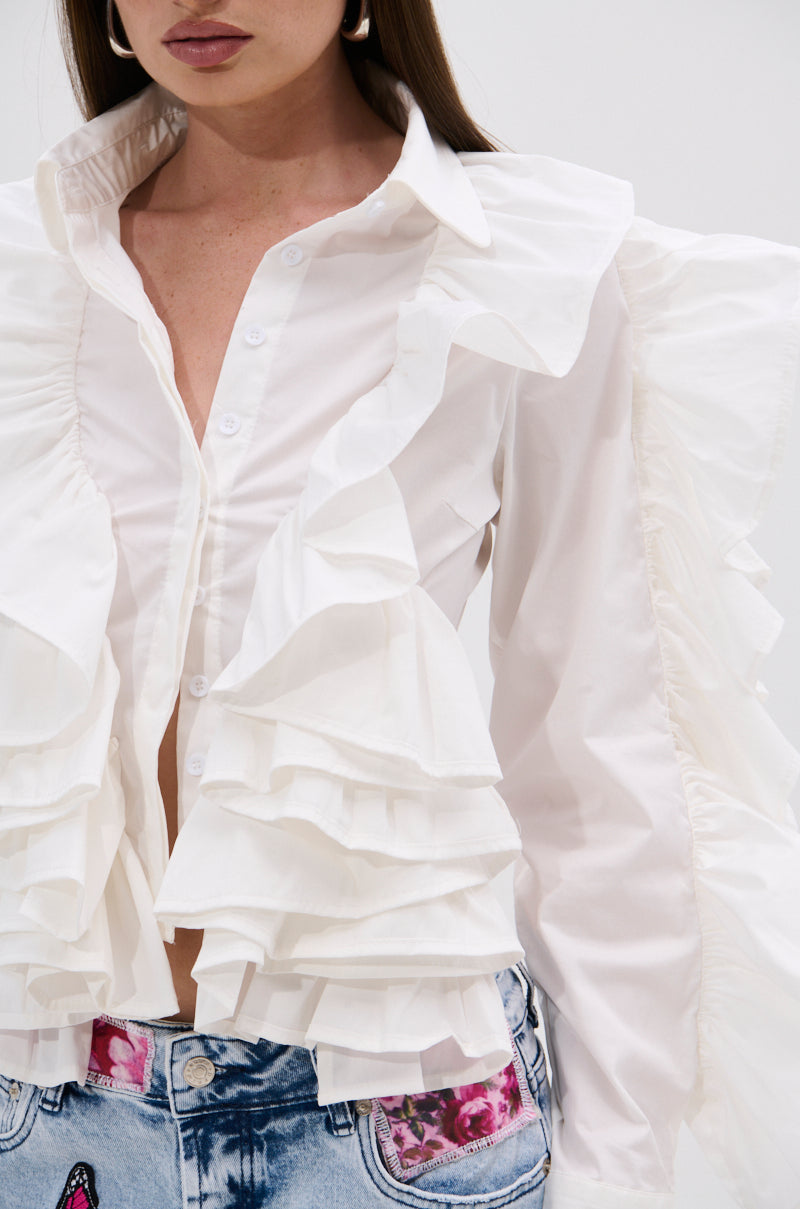 STAR OF THE SHOW RUFFLE BUTTON DOWN