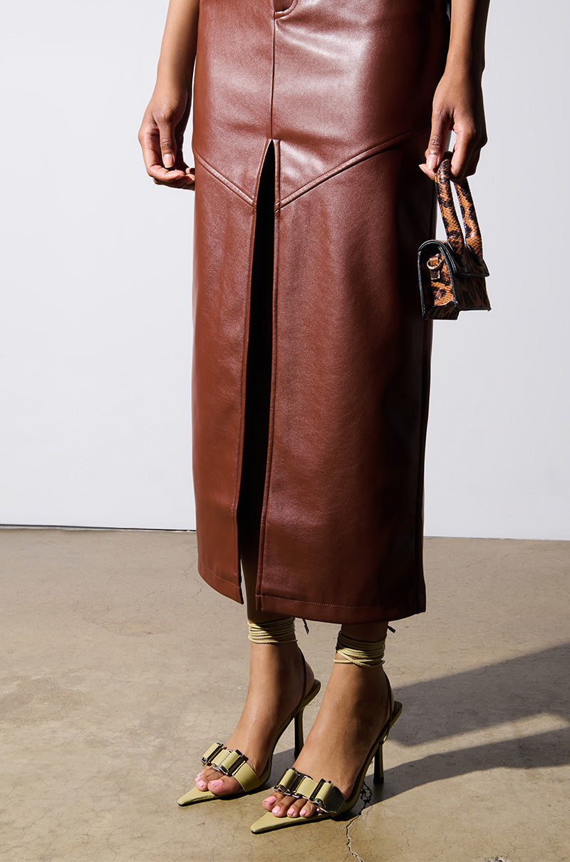 GROUND WORK SAGE POINTED TOE SILVER HARDWARE SANDAL