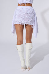 QUEEN OF LOVE DISTRESSED MINI SKIRT IN WHITE