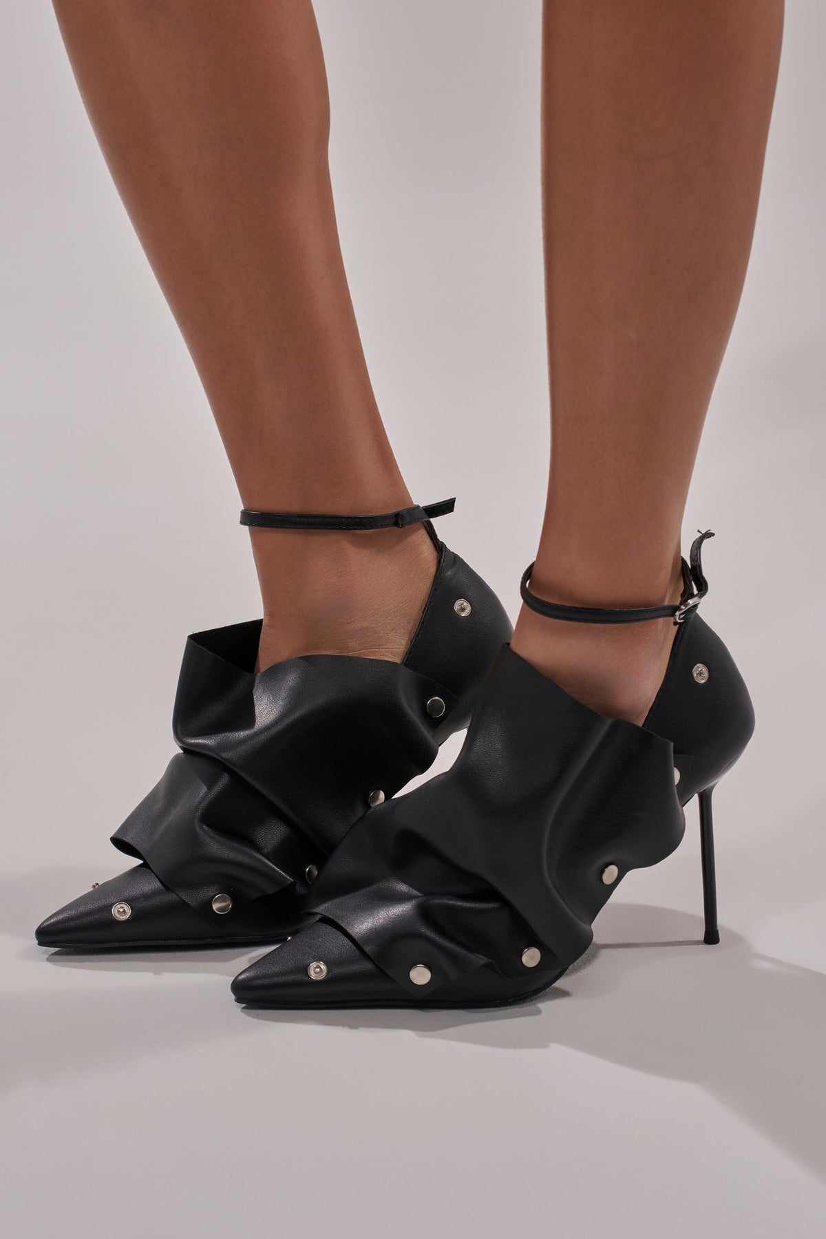 AZALEA WANG IMOGALE BLACK SILVER HARDWARE STILETTO PUMP