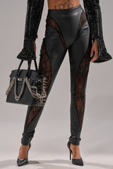 LACE DETAIL PANELED FAUX LEATHER LEGGINGS IN BLACK