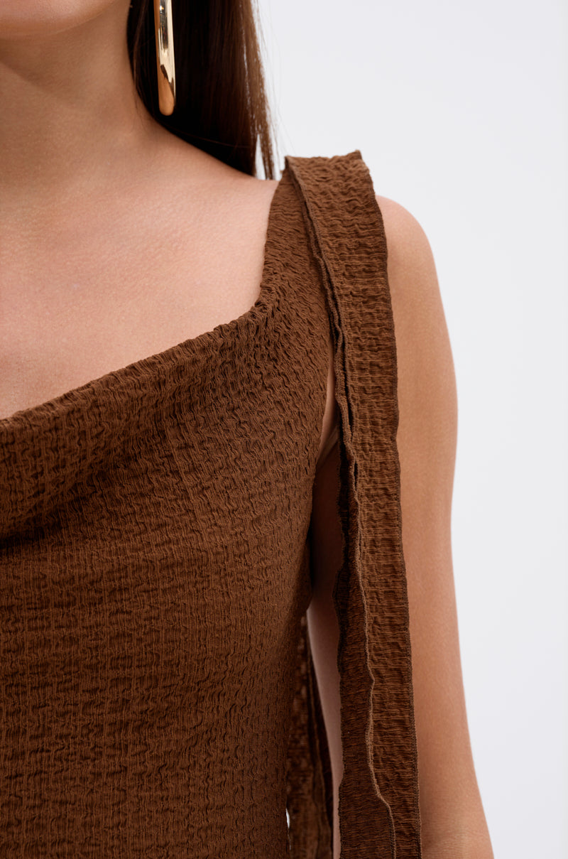 GET LIKE ME BACKLESS MINI DRESS IN CHOCOLATE