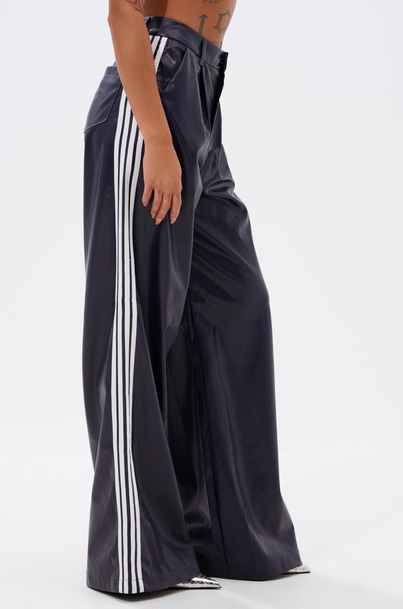 DAYTIME LOVIN TROUSER IN NAVY