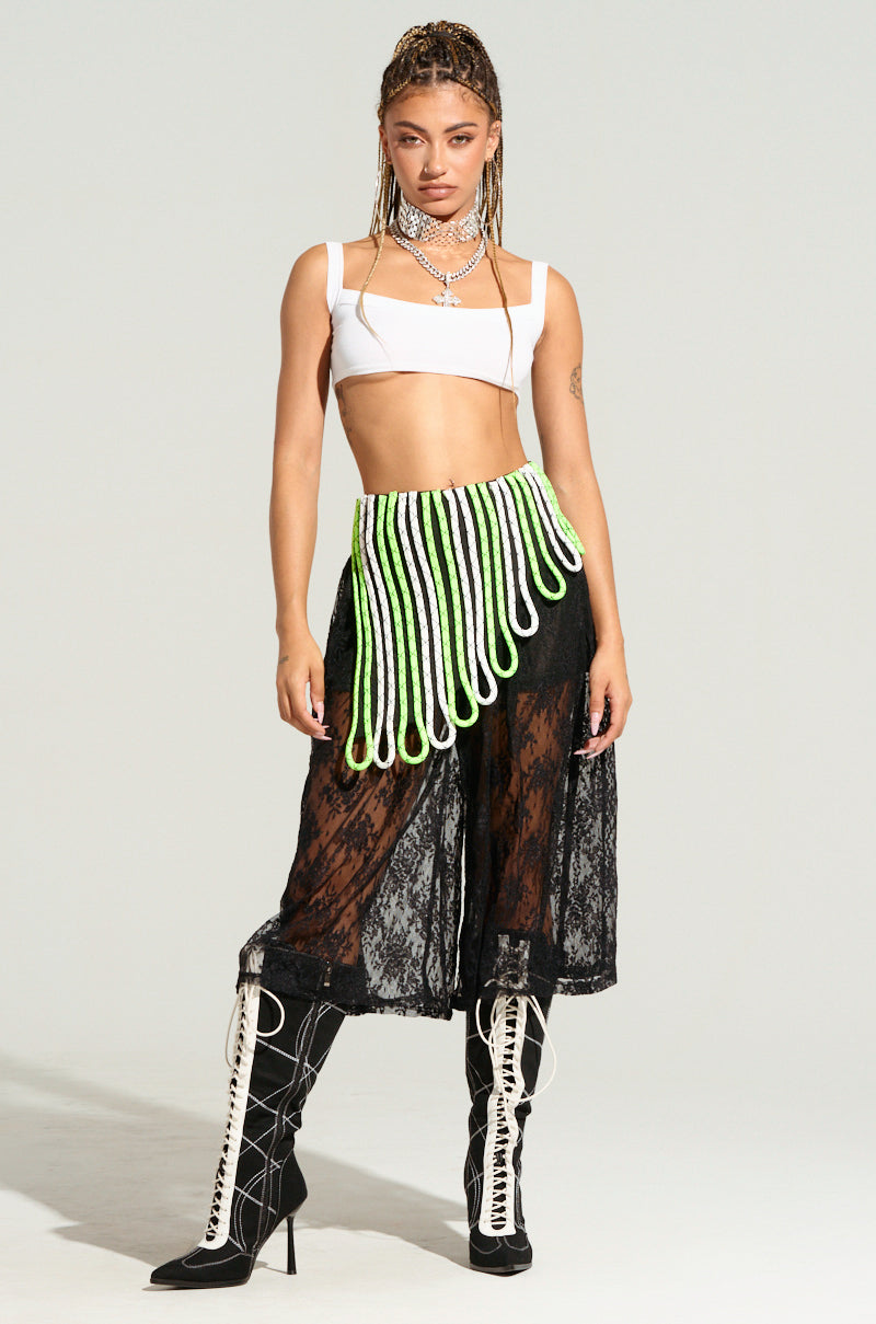 KELLY LACE SHORT IN BLACK