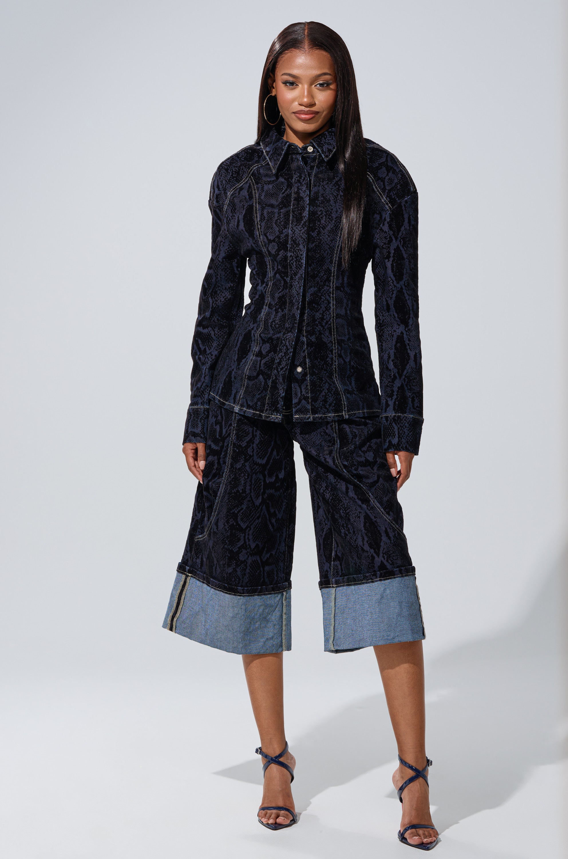 FEELS LIKE MONEY DENIM BERMUDA SHORT