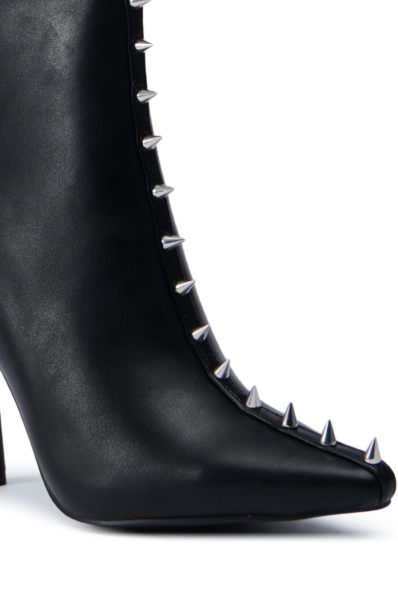 AZALEA WANG JENAVIEVE BLACK BOOTIE WITH SPIKES