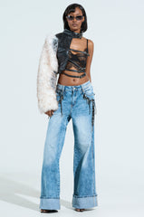 ZIP ZIP ZIPPER CHARM JEANS