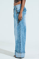 ZIP ZIP ZIPPER CHARM JEANS