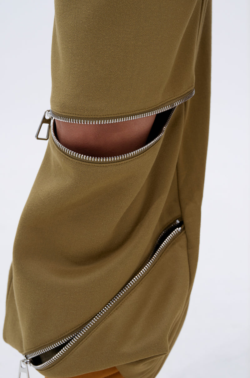 CALI MULTI ZIPPER SWEATPANT
