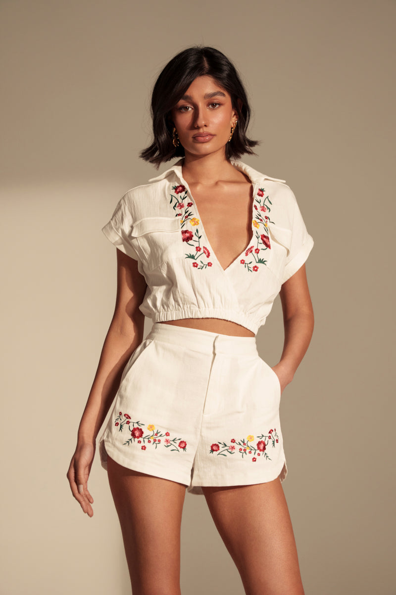 DAY TIME VIBES BUTTON DOWN TOP