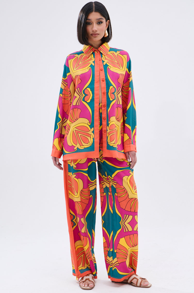 TROPICAL DREAMS BUTTON UP SHIRT